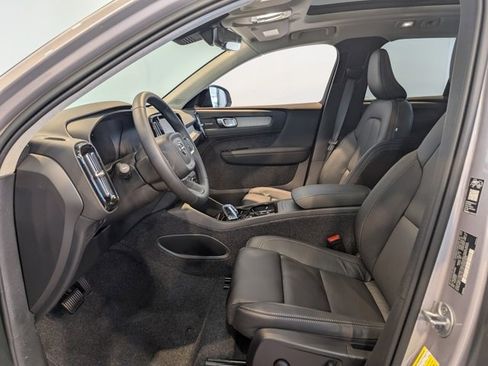 New 2026 Volvo XC40 B5 Ultra w/ Climate Package image 10