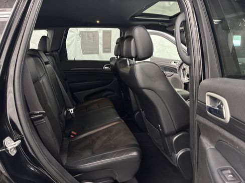 Used 2021 Jeep Grand Cherokee Laredo X image 11