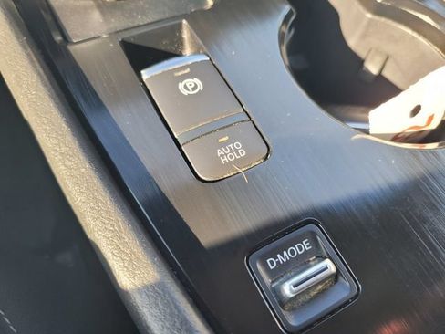 Used 2024 Nissan Rogue SV FWD image 26
