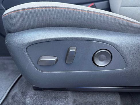 Used 2026 Chevrolet Traverse LT w/ Driver Confidence Package AWD/4WD image 8