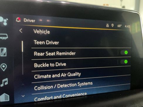 Used 2024 Chevrolet Suburban LT AWD/4WD image 11