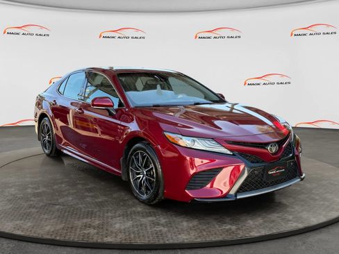Used 2018 Toyota Camry XSE FWD image 5
