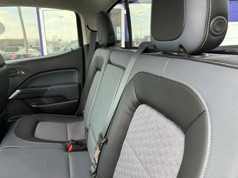 Used 2017 Chevrolet Colorado Z71 w/ Z71 Midnight Edition image 8