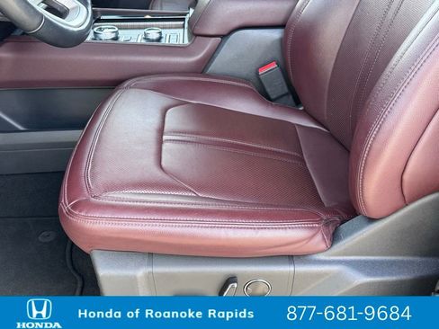 Used 2024 Ford Expedition Limited image 31