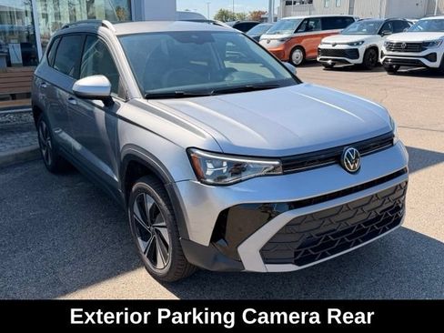 Certified 2025 Volkswagen Taos SE AWD/4WD image 4