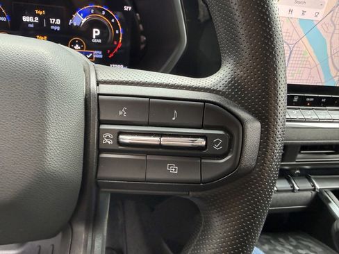 Used 2024 Chevrolet Colorado Trail Boss image 27