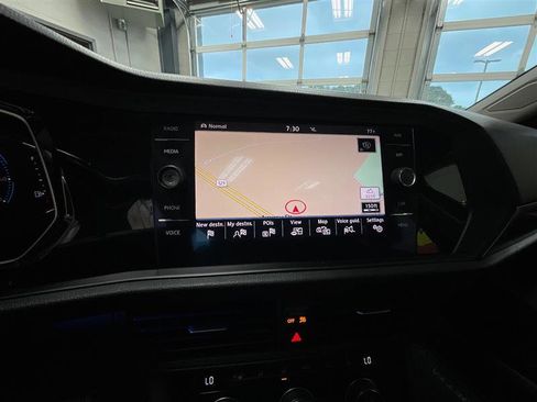 Used 2019 Volkswagen Jetta SEL Premium FWD image 18