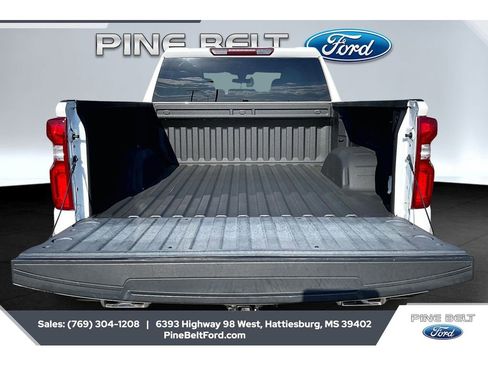 Used 2022 Chevrolet Silverado 1500 Custom Trail Boss w/ Safety Confidence Package AWD/4WD image 11