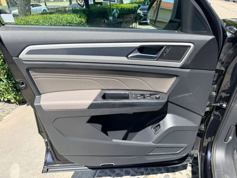 Used 2021 Volkswagen Atlas SE w/ Panoramic Sunroof Package image 10