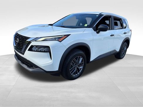 Certified 2023 Nissan Rogue S FWD image 3