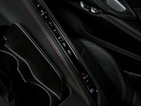 Used 2021 Chevrolet Corvette Stingray Convertible w/ 1LT image 39