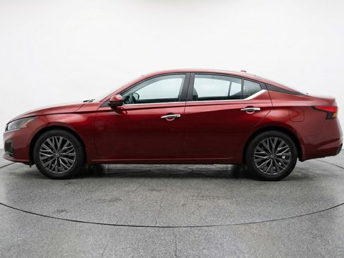 Used 2025 Nissan Altima 2.5 SV image 5