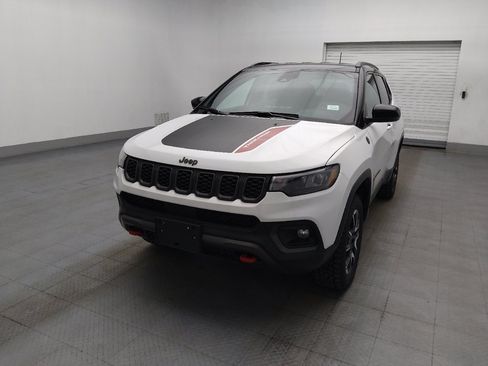 Used 2025 Jeep Compass Trailhawk AWD/4WD image 15