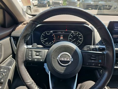 Used 2023 Nissan Rogue SL AWD/4WD image 17