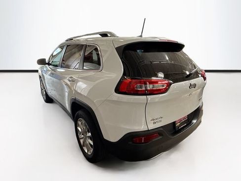 Used 2017 Jeep Cherokee Limited AWD/4WD image 8