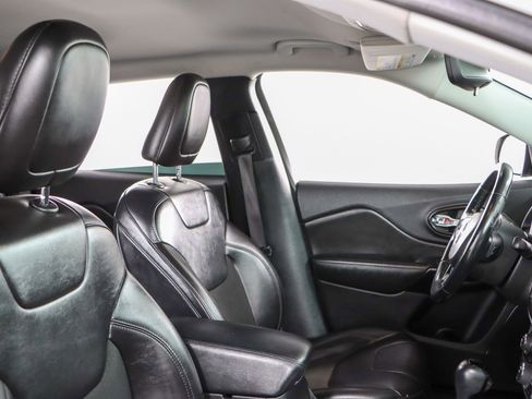 Used 2021 Jeep Cherokee Latitude Plus image 26