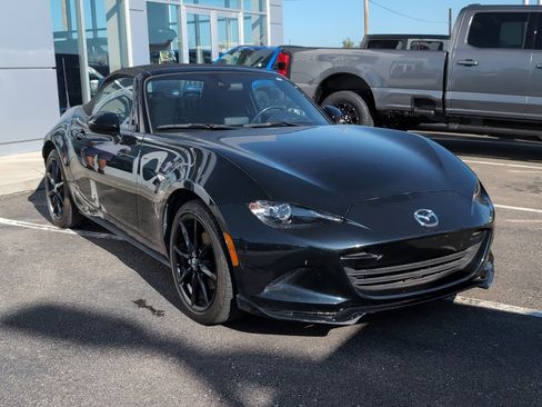 Used 2021 MAZDA MX-5 Miata Club image 3