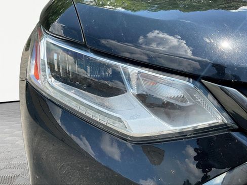 Used 2021 Chevrolet Traverse Premier w/ Redline Edition AWD/4WD image 32