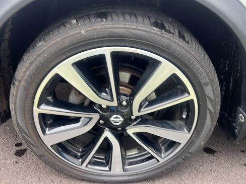 Used 2017 Nissan Rogue Sport SL w/ SL Premium Package image 29