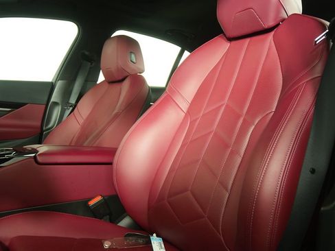 Certified 2025 BMW 530i image 10