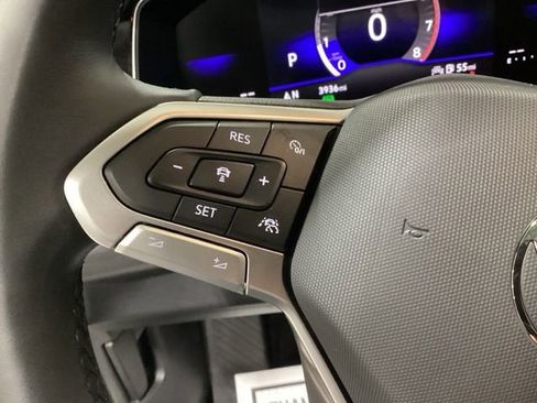 Used 2025 Volkswagen Jetta SE w/ Sunroof Package image 21