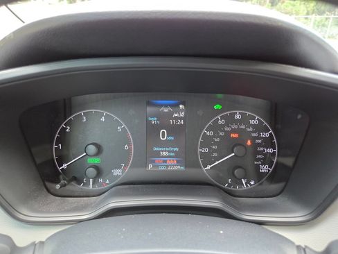 Certified 2025 Toyota Corolla LE FWD image 31