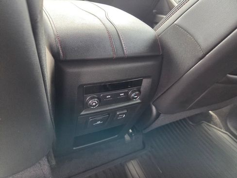 Used 2023 Chevrolet Traverse RS FWD image 9