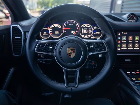 Certified 2023 Porsche Cayenne GTS AWD/4WD image 6