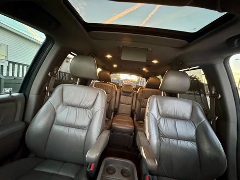 Used 2010 Honda Odyssey Touring image 16
