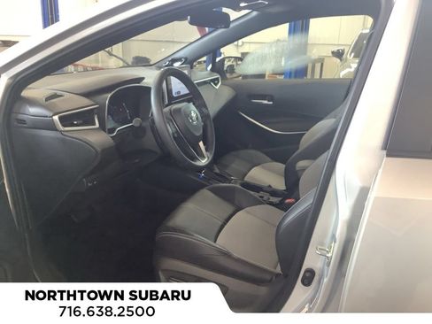 Used 2025 Toyota Corolla XSE FWD image 9