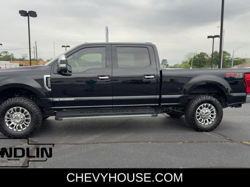 Used 2022 Ford F350 Lariat w/ Chrome Package image 5