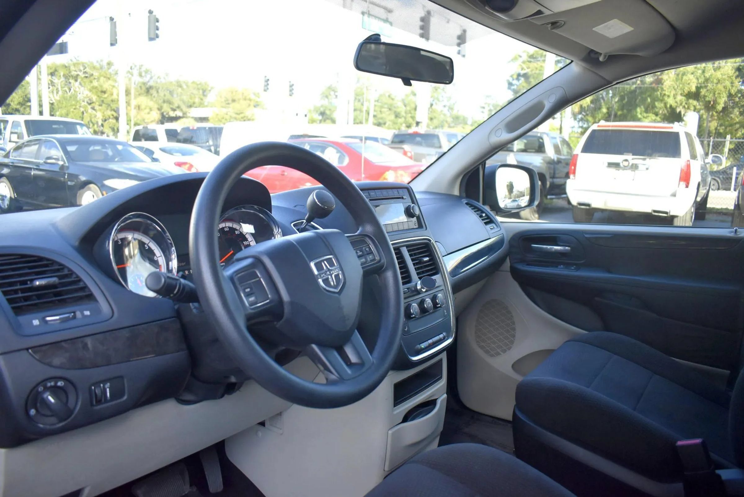 Used 2013 Dodge Grand Caravan American Value Package FWD image 10