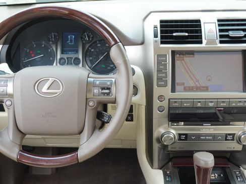 Used 2015 Lexus GX 460 w/ Premium Package AWD/4WD image 30