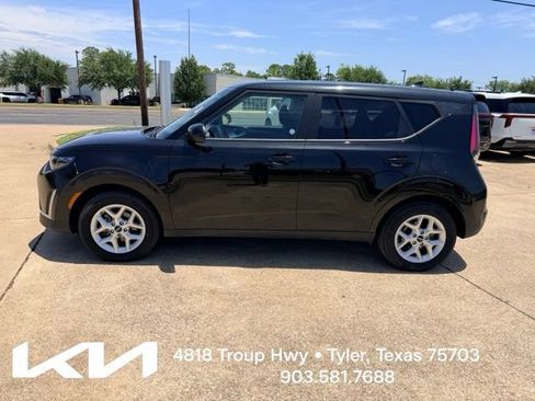 Certified 2025 Kia Soul LX w/ LX Technology Package FWD image 5