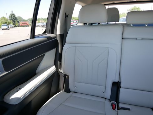Certified 2026 Hyundai Santa Fe SEL AWD/4WD image 12