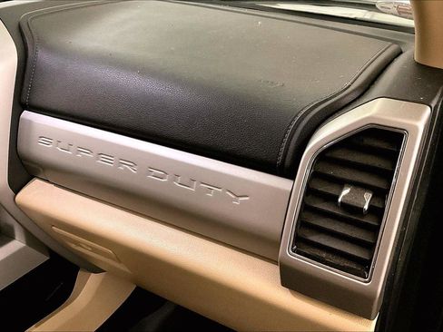 Used 2019 Ford F250 Lariat w/ Lariat Ultimate Package image 15