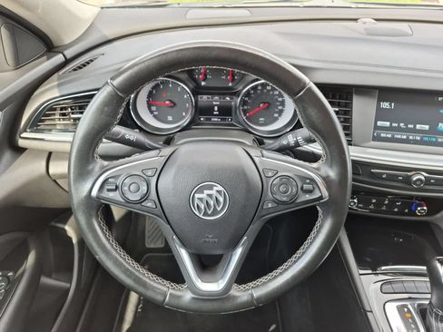 Used 2018 Buick Regal Preferred FWD image 22
