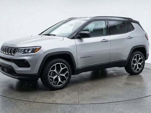 Used 2025 Jeep Compass Limited image 3