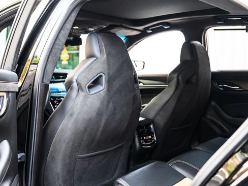 Used 2018 Cadillac CTS V w/ Luxury Package RWD image 17