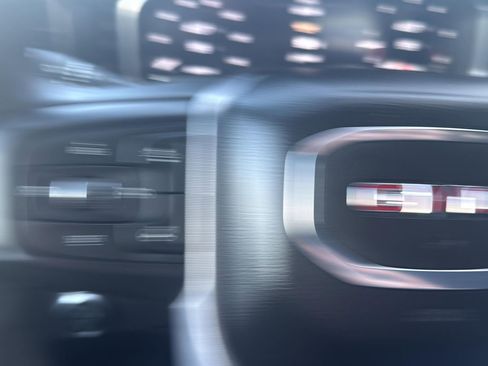 Used 2024 GMC Sierra 1500 SLT image 15