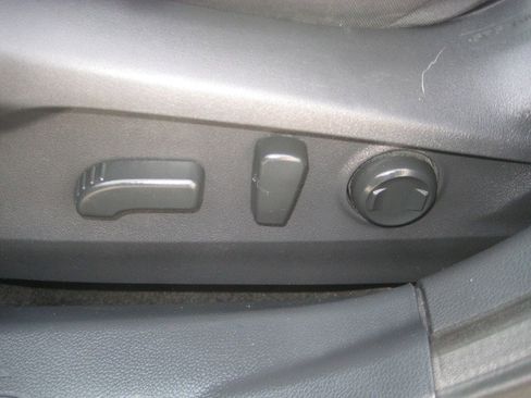 Used 2020 Subaru Outback Premium image 16