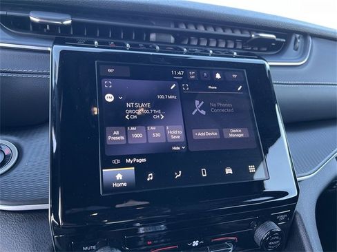 Used 2025 Jeep Grand Cherokee Laredo image 12