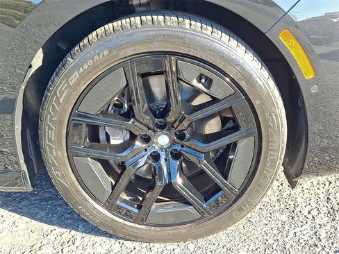 Used 2025 BMW 740i xDrive image 8