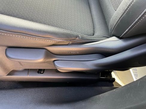 Used 2025 Buick Encore GX Preferred AWD/4WD image 10
