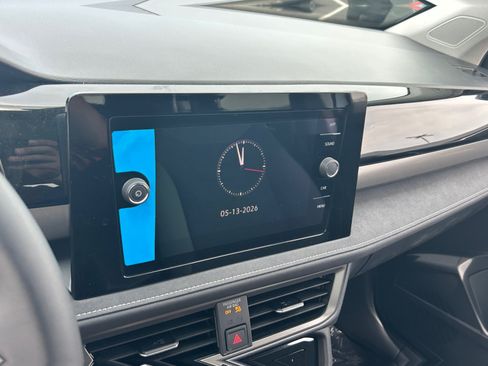 New 2026 Volkswagen Taos SE FWD image 26