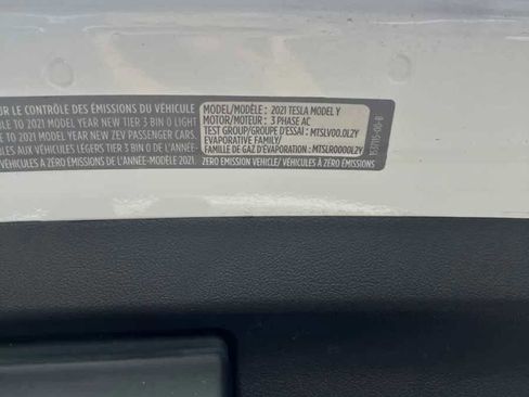 Used 2021 Tesla Model Y Long Range image 9