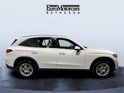 Used 2025 Mercedes-Benz GLC 300 4MATIC image 6
