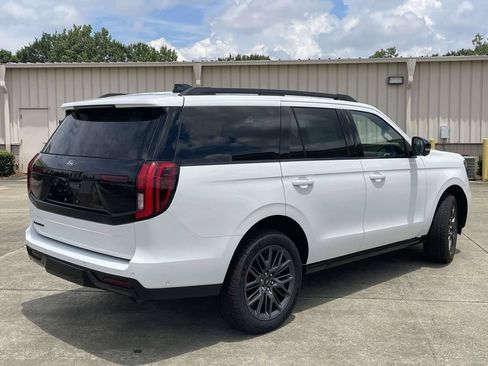 New 2025 Ford Expedition Platinum w/ Stealth Performance Package AWD/4WD image 3