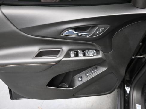 Used 2022 Chevrolet Equinox Premier FWD image 11