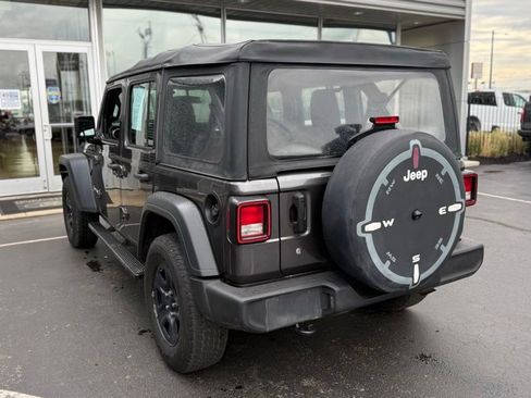 Used 2018 Jeep Wrangler Unlimited Sport AWD/4WD image 5
